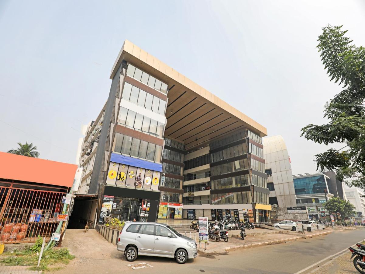 Hotel Gokul Solitaire, Surat Bhatha Kültér fotó