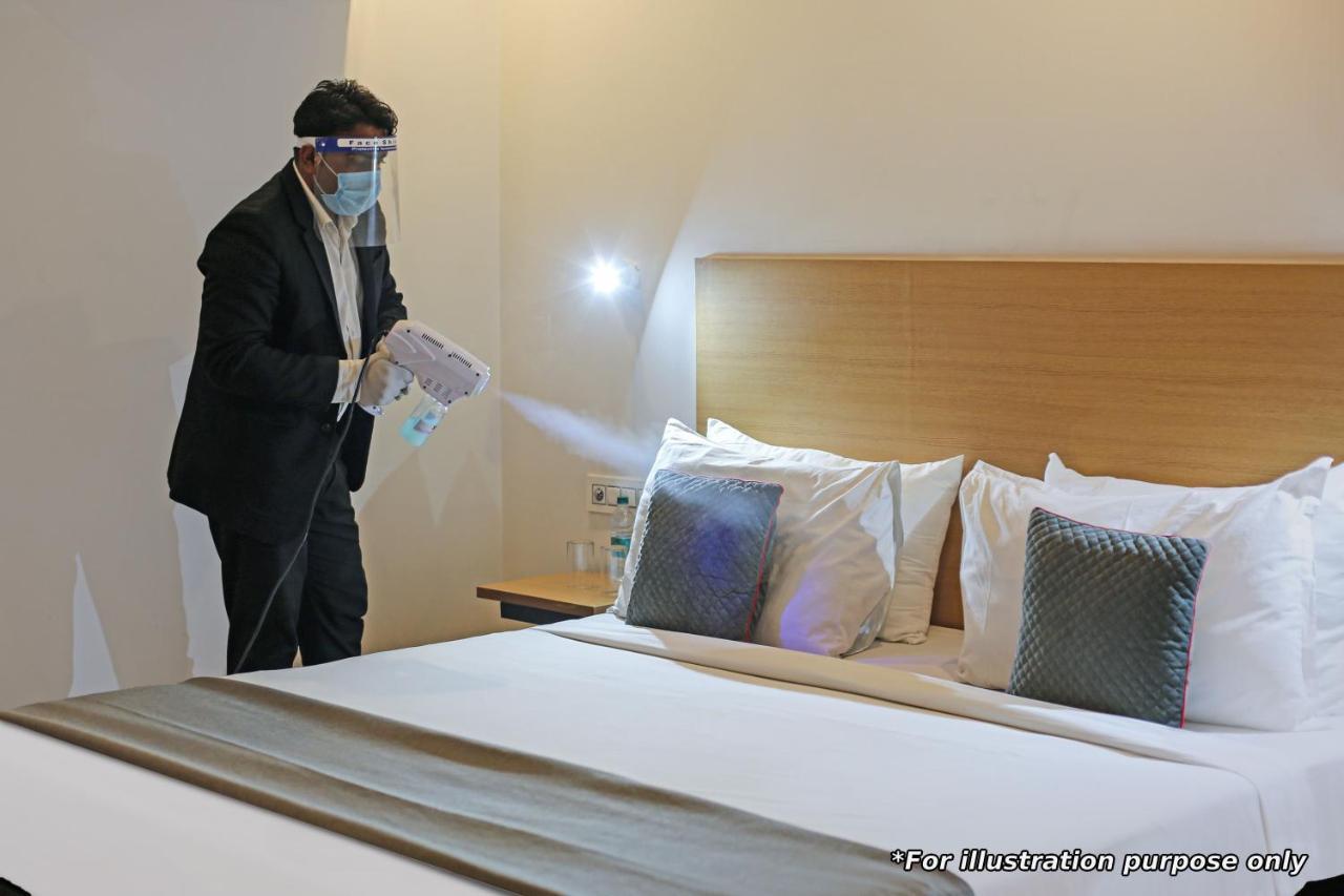 Hotel Gokul Solitaire, Surat Bhatha Kültér fotó