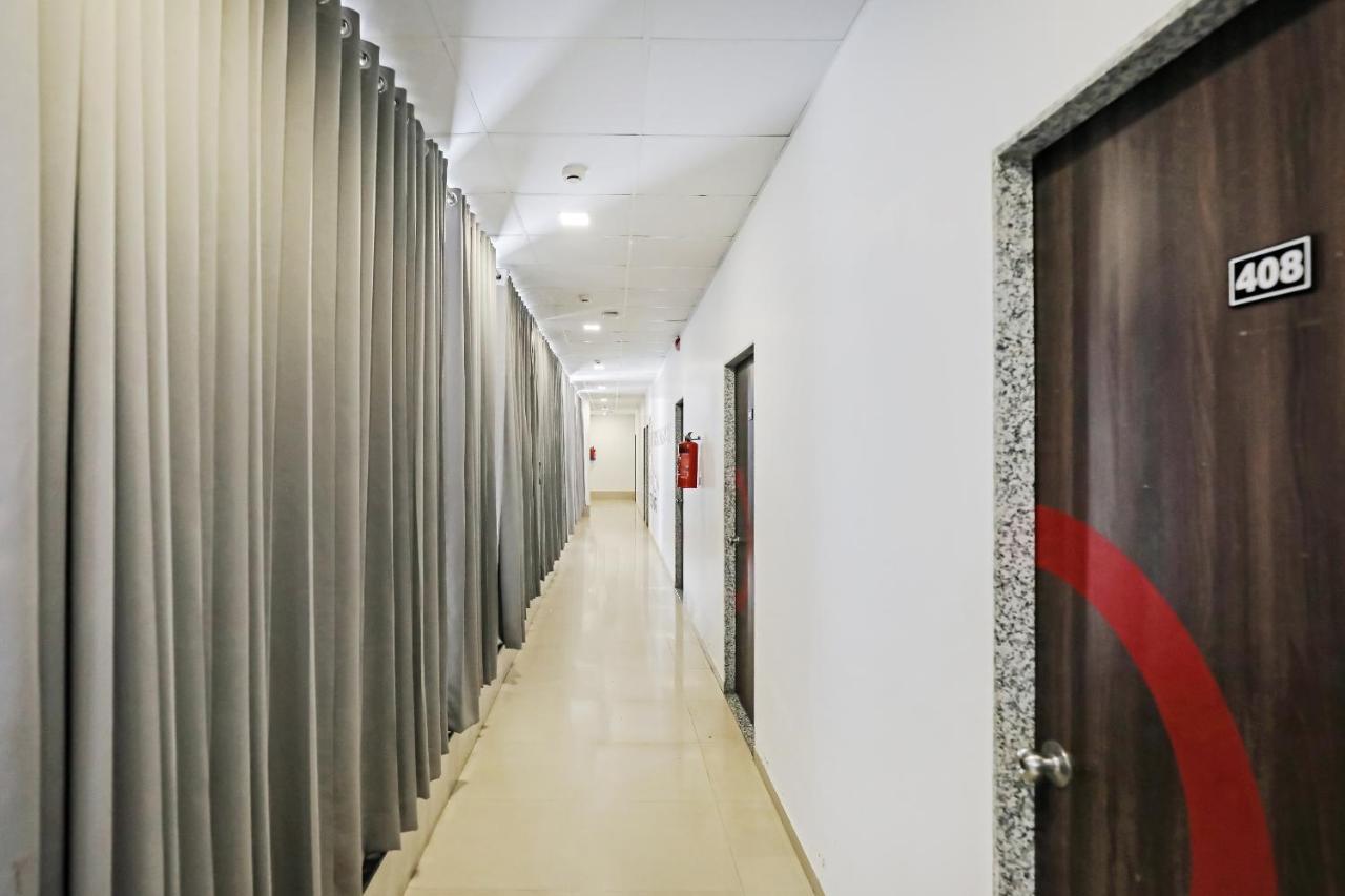 Hotel Gokul Solitaire, Surat Bhatha Kültér fotó