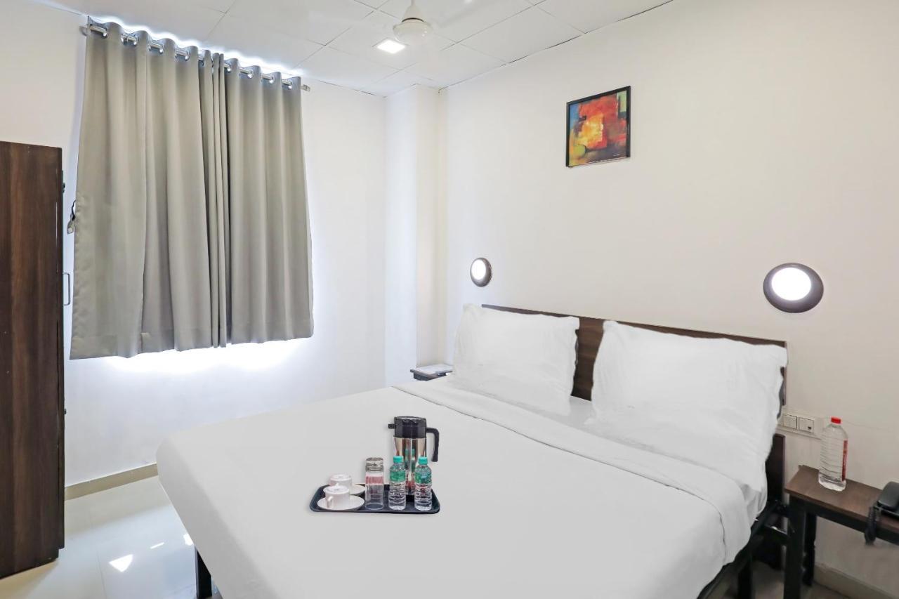 Hotel Gokul Solitaire, Surat Bhatha Kültér fotó